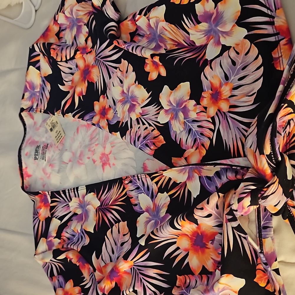 VS Tropical shirt..